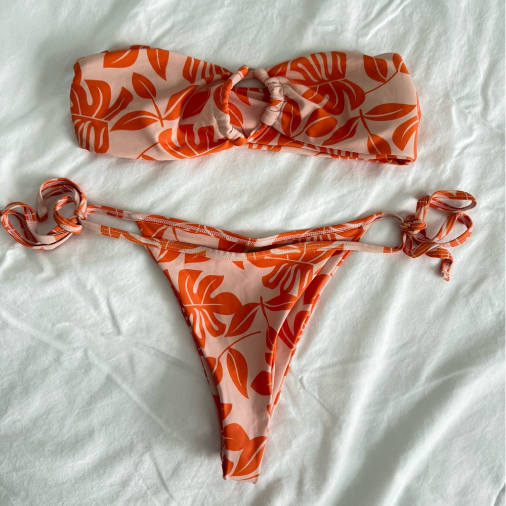 SHEIN Orange Leaf Print Bikini